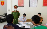 Công an Hà Nội tuần tra, lập biên bản xử phạt người không đeo khẩu trang